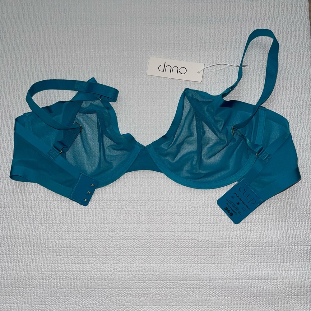 NWT CUUP The Plunge Mesh 34G in Turquoise